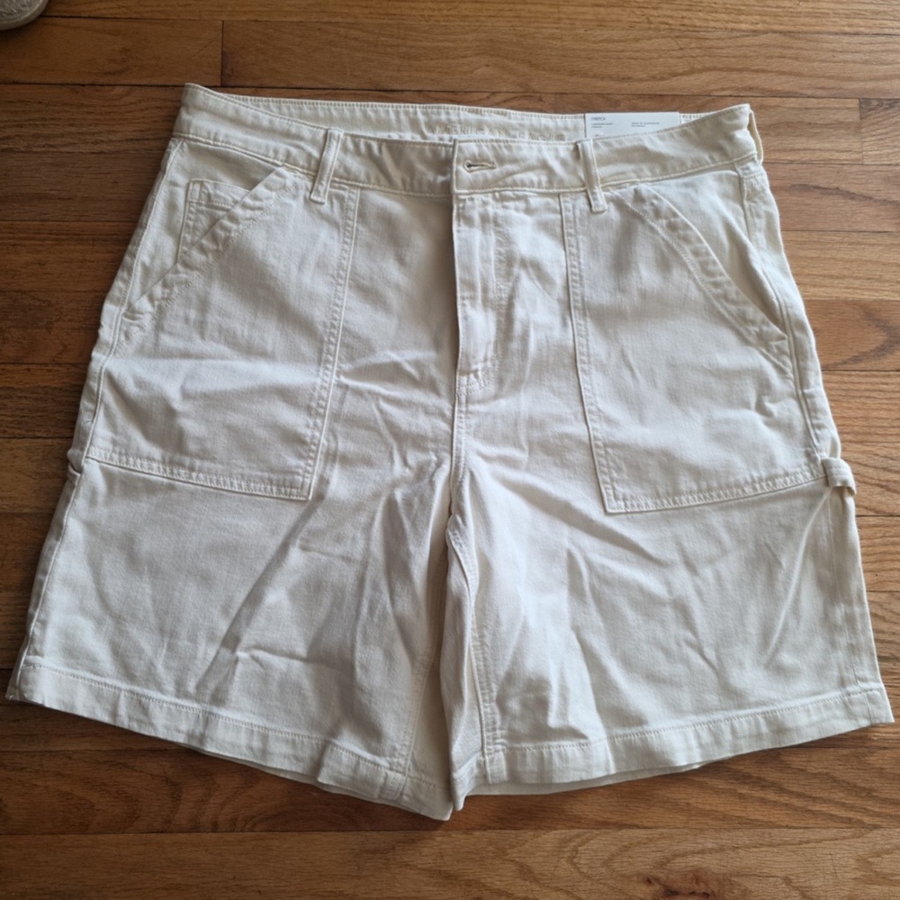 American Eagle Outfitters Cream Cargo Shorts